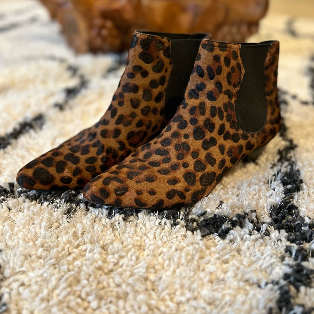 Joie Barleena Leopard Print Chelsea Calf Hair Leather Ankle Boots Booties - Picture 10 of 10